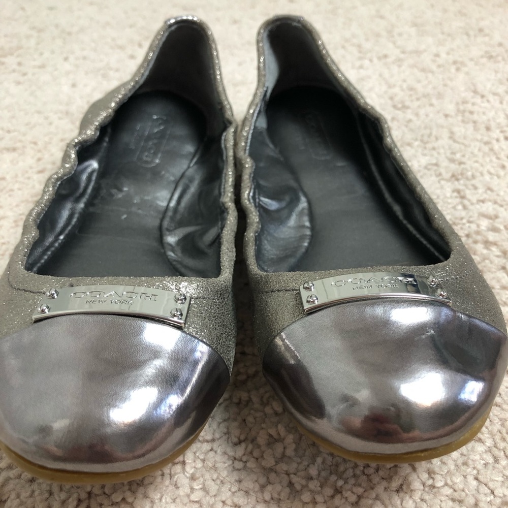 Coach Marsi Pewter/Silver Ballet Flats Sz 7 - Picture 2 of 6